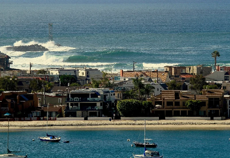 Surf wetsuits for cold water surfing-South Mission Jetty